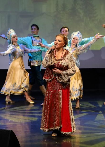 Людмила Николаева и ансамбль «Русская душа»