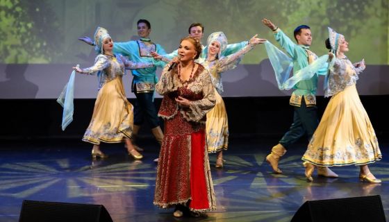 Людмила Николаева и ансамбль «Русская душа»