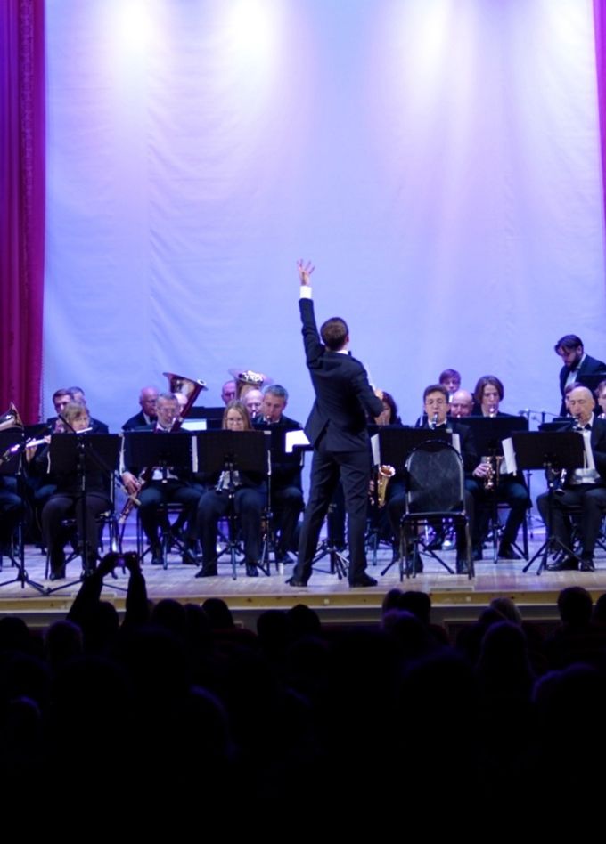 Большой праздничный концерт